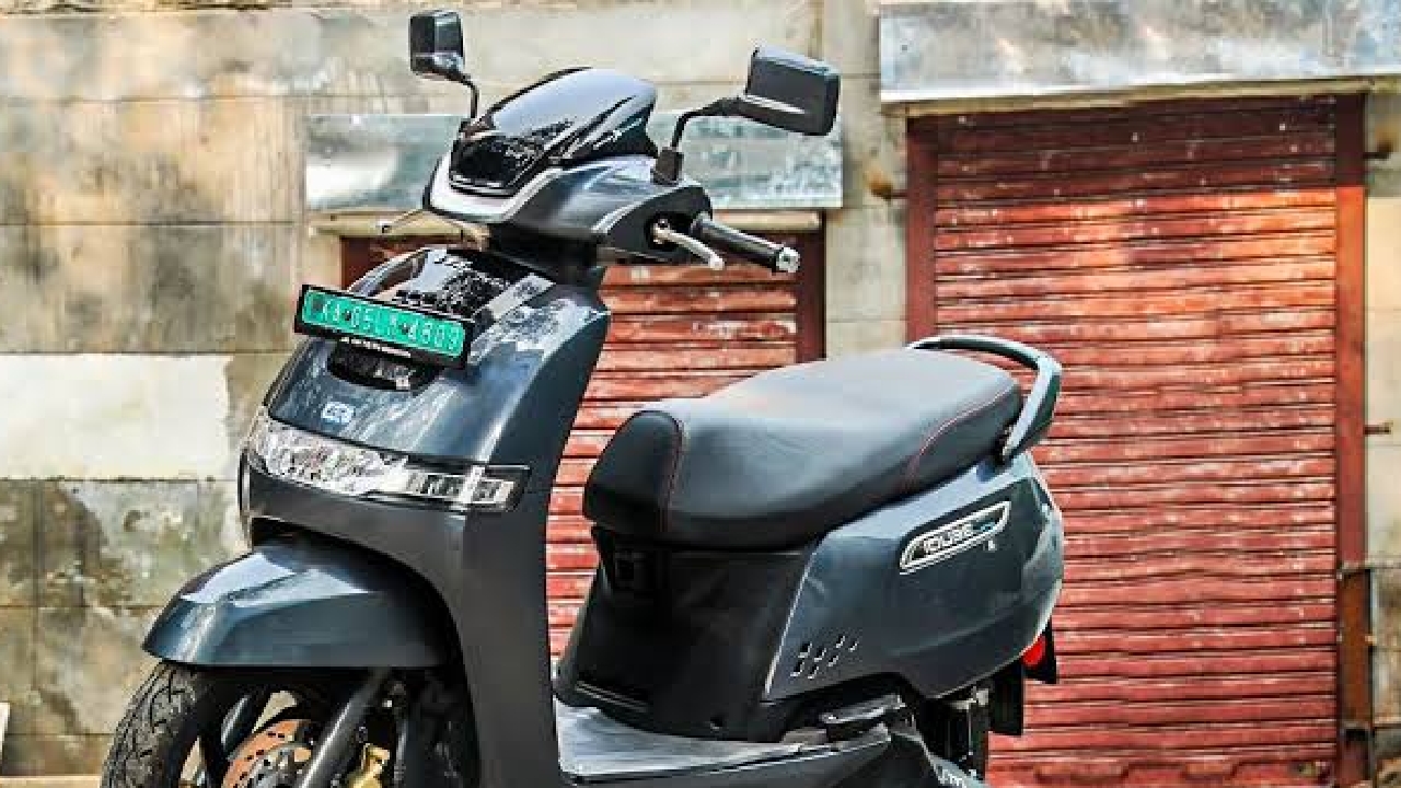 TVs iQube electric
